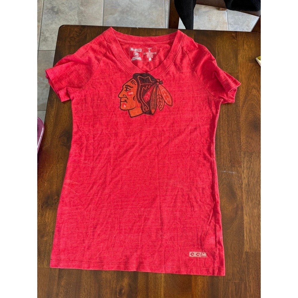 Chicago Blackhawk V-neck Shirt Size Large